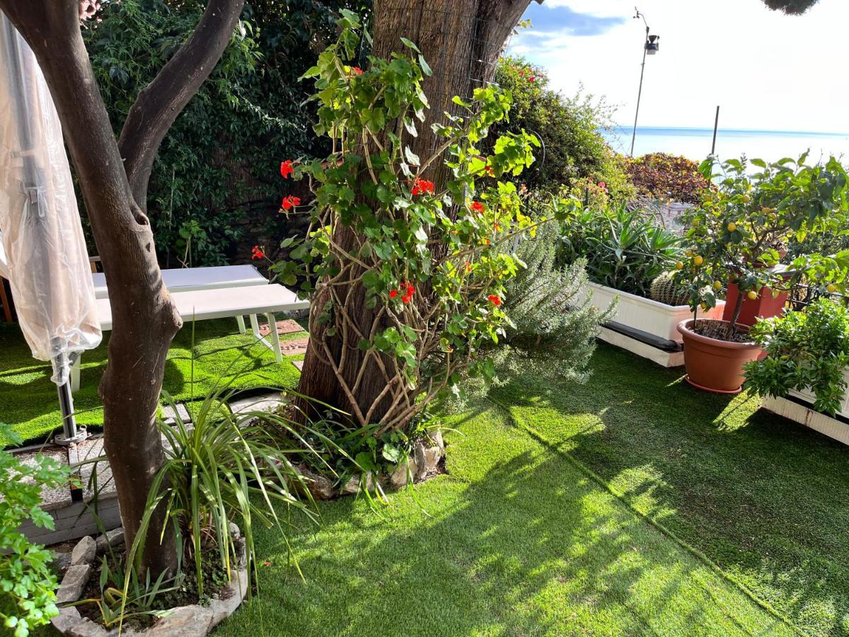 Salotto Sul Mare Bed & Breakfast Genoa Luaran gambar